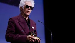 Imagem do filme: Jim Jarmusch vence Festival de Veneza com “Father Mother Sister Brother”