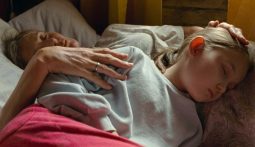 Imagem do filme: Nastia Korkia vence Grande Prémio do Porto/Post/Doc com “Verão Curto”