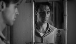 Imagem do filme: François Ozon filma o vazio moral em “O Estrangeiro”