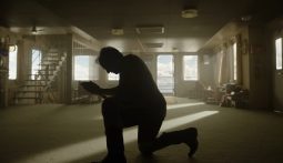 Imagem do filme: Tom Cruise promove “Digger” como uma comédia de humor negro e “selvagem”