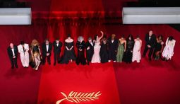 Imagem do filme: Peter Jackson recebe Palma de Ouro honorária das mãos de Elijah Wood